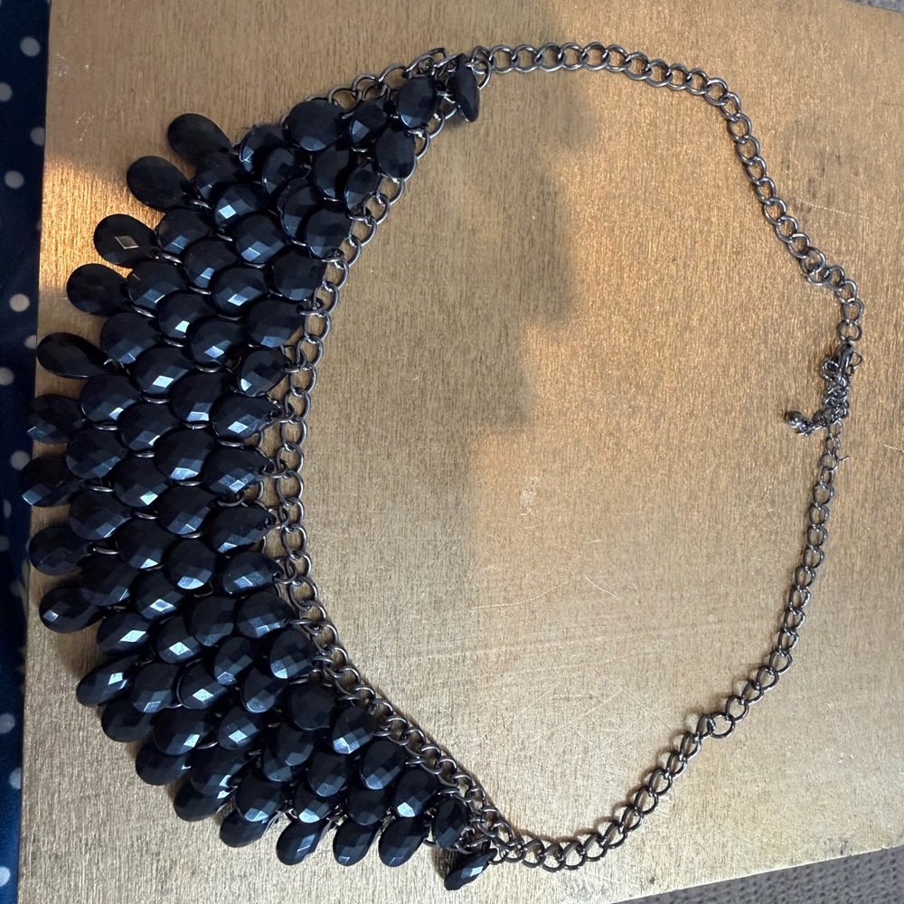 Chic Black Teardrop Necklace